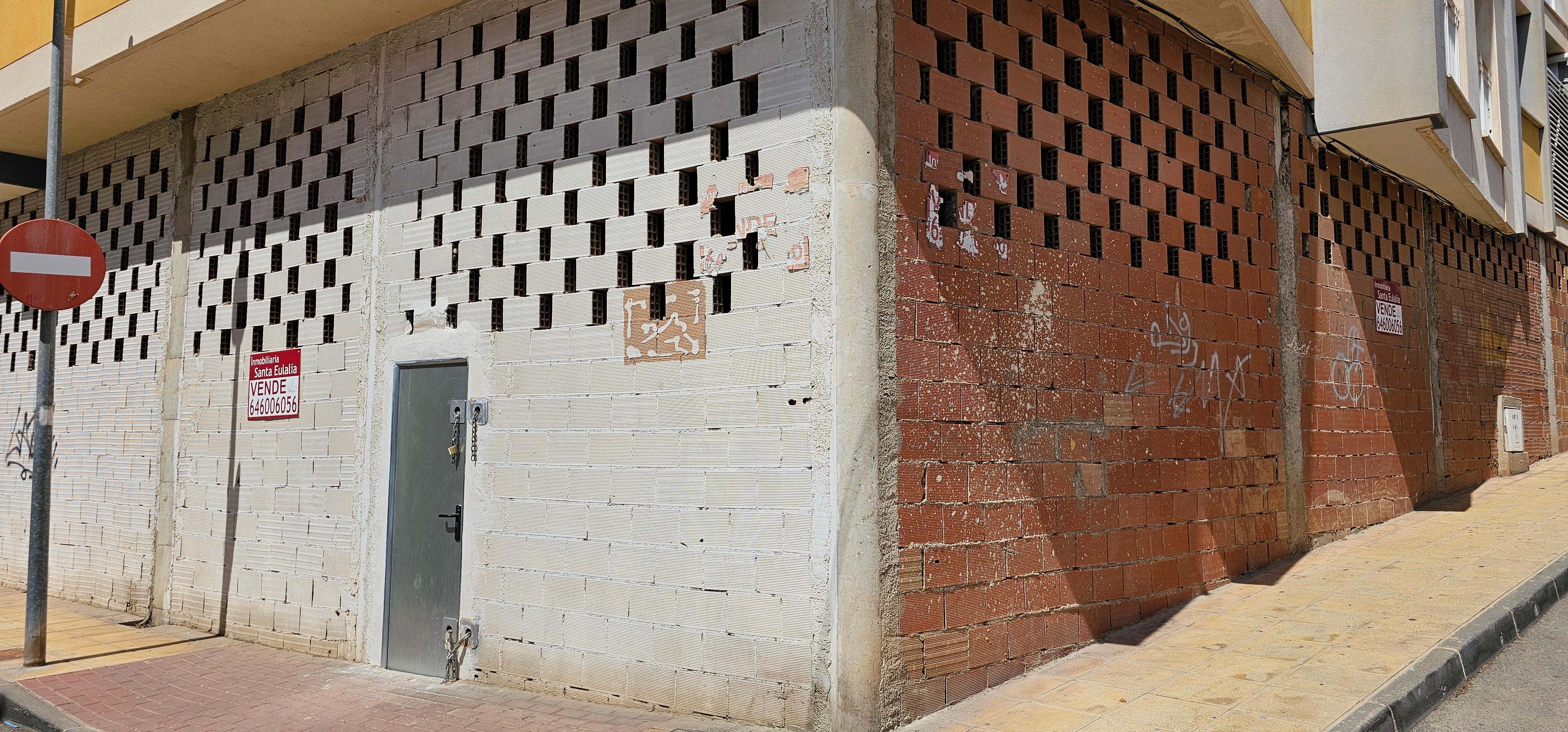 Local comercial en venta en Calle de Alcántara