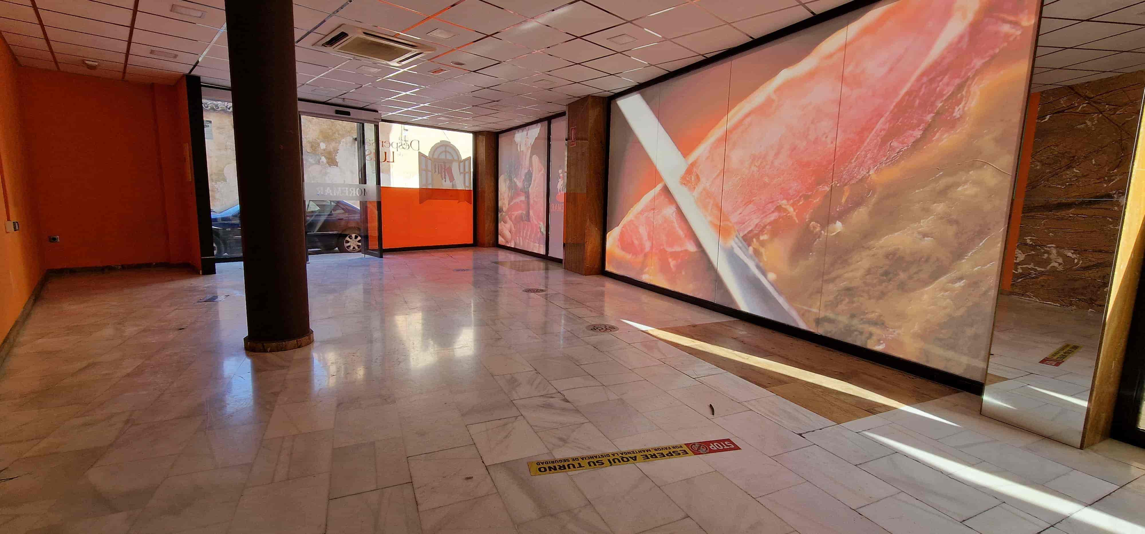 Local comercial de alquiler en Totana - Zona Centro