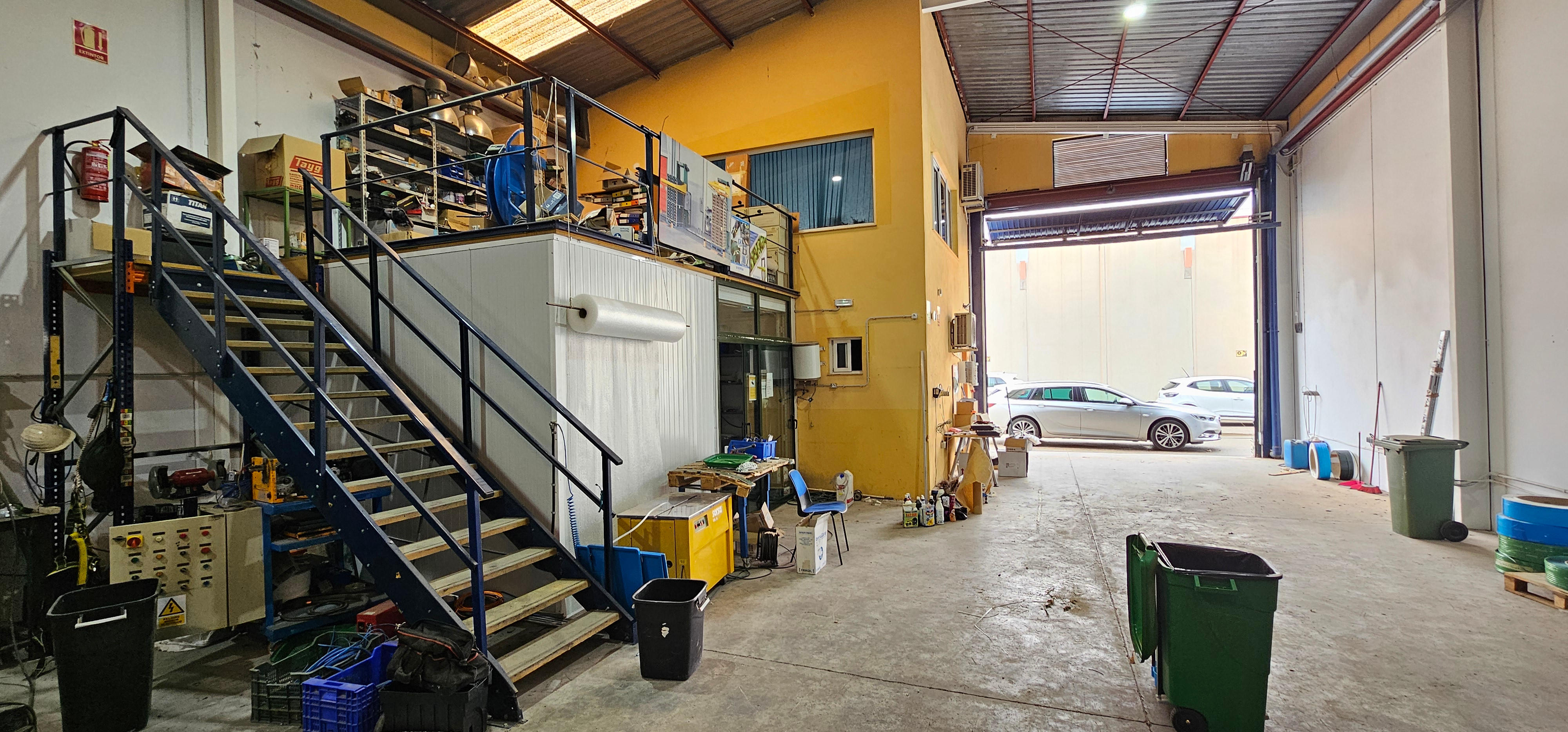 Venta Nave con Oficinas en el Polígono Industrial de Totana - imagen 3
