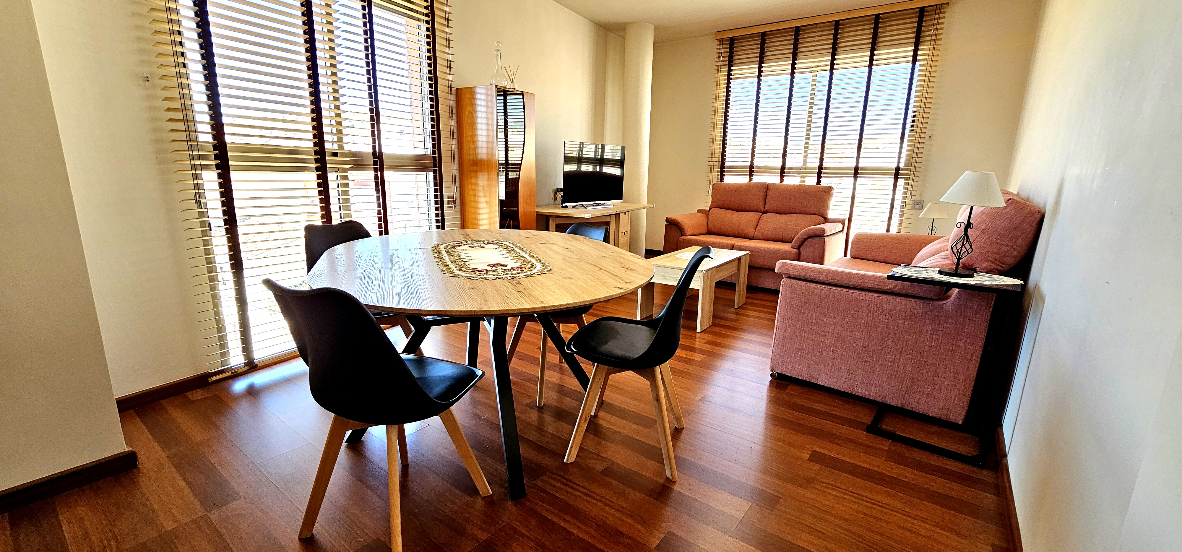 Venta Piso Semi-Nuevo con Garaje en el Centro de Totana