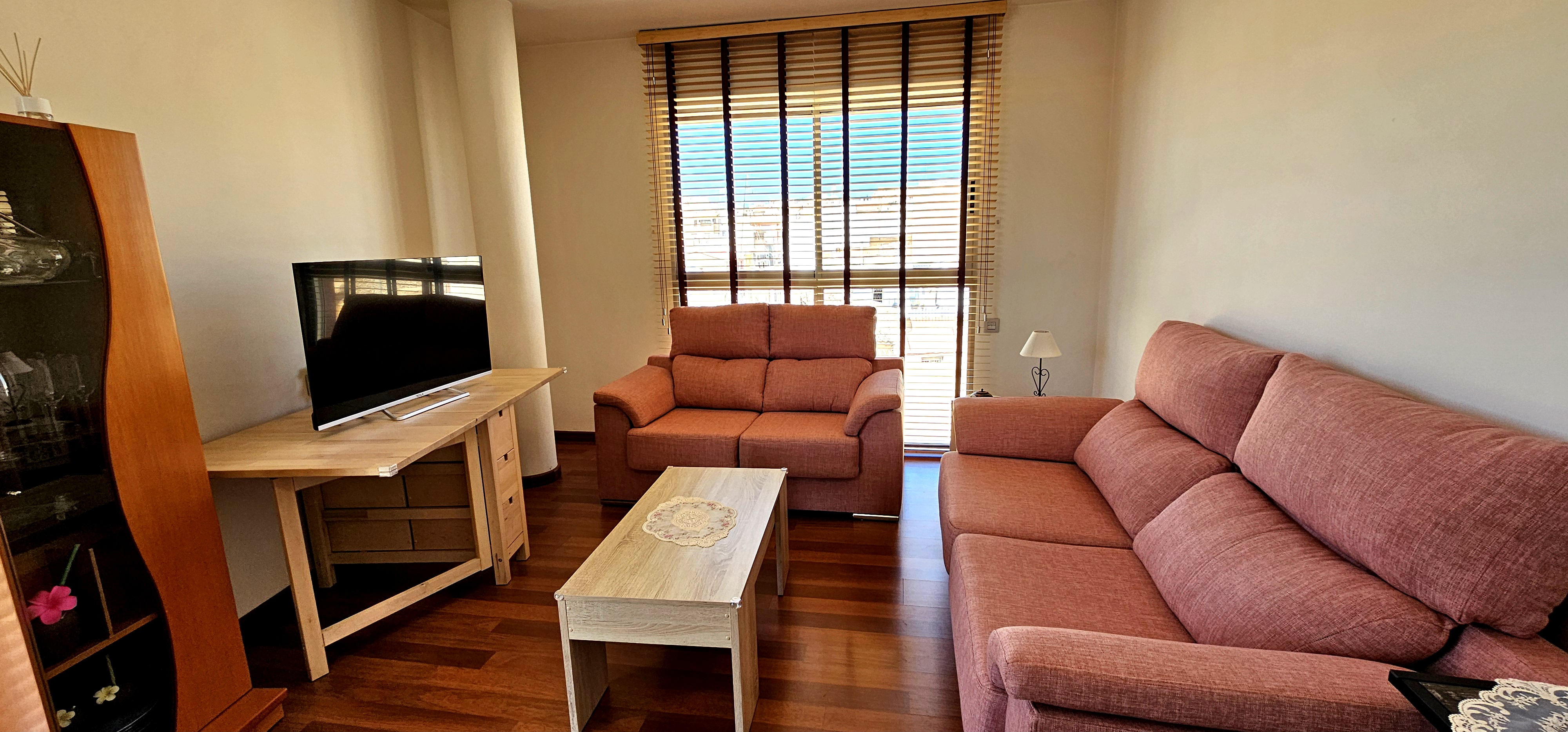 Venta Piso Semi-Nuevo con Garaje en el Centro de Totana - imagen 2
