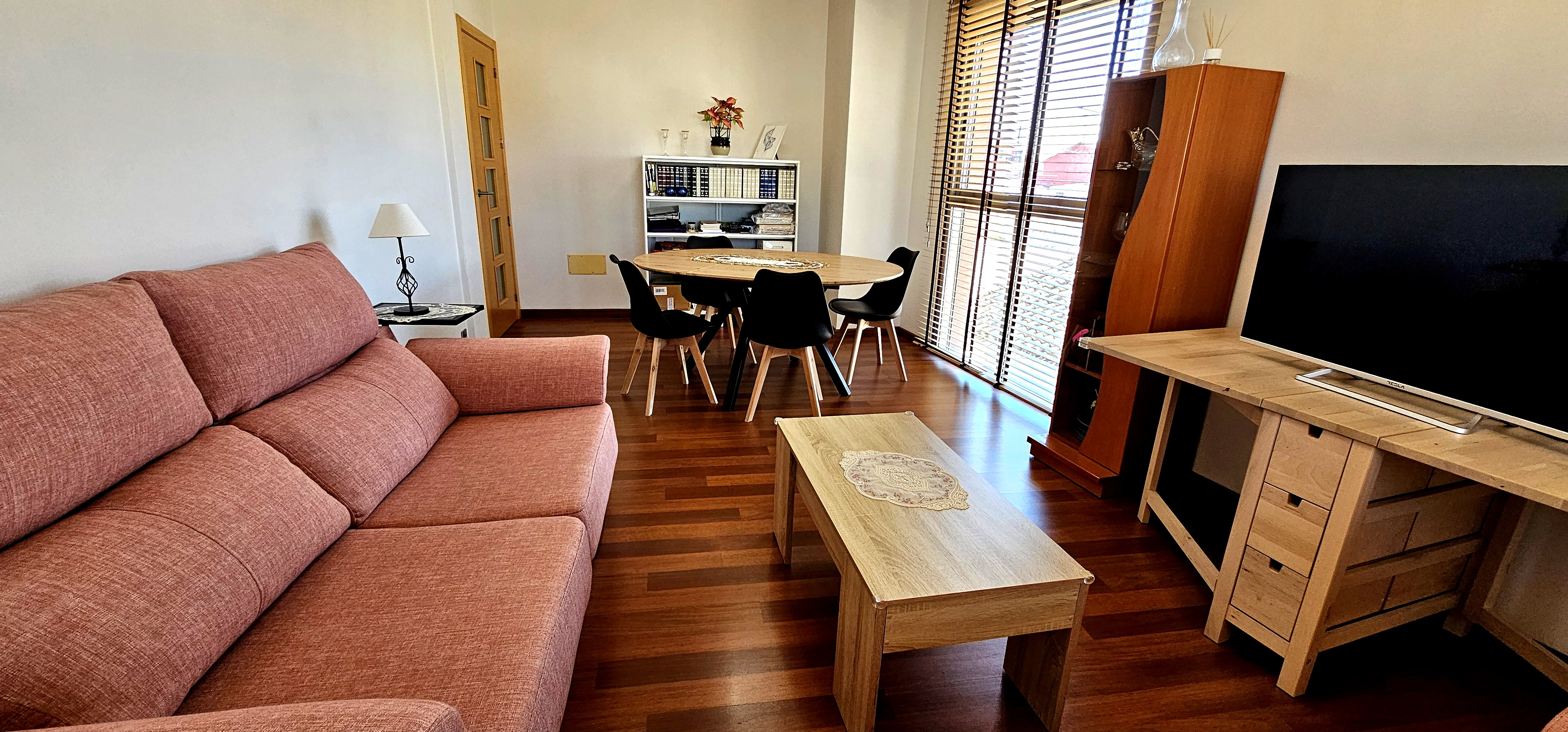 Venta Piso Semi-Nuevo con Garaje en el Centro de Totana - imagen 4