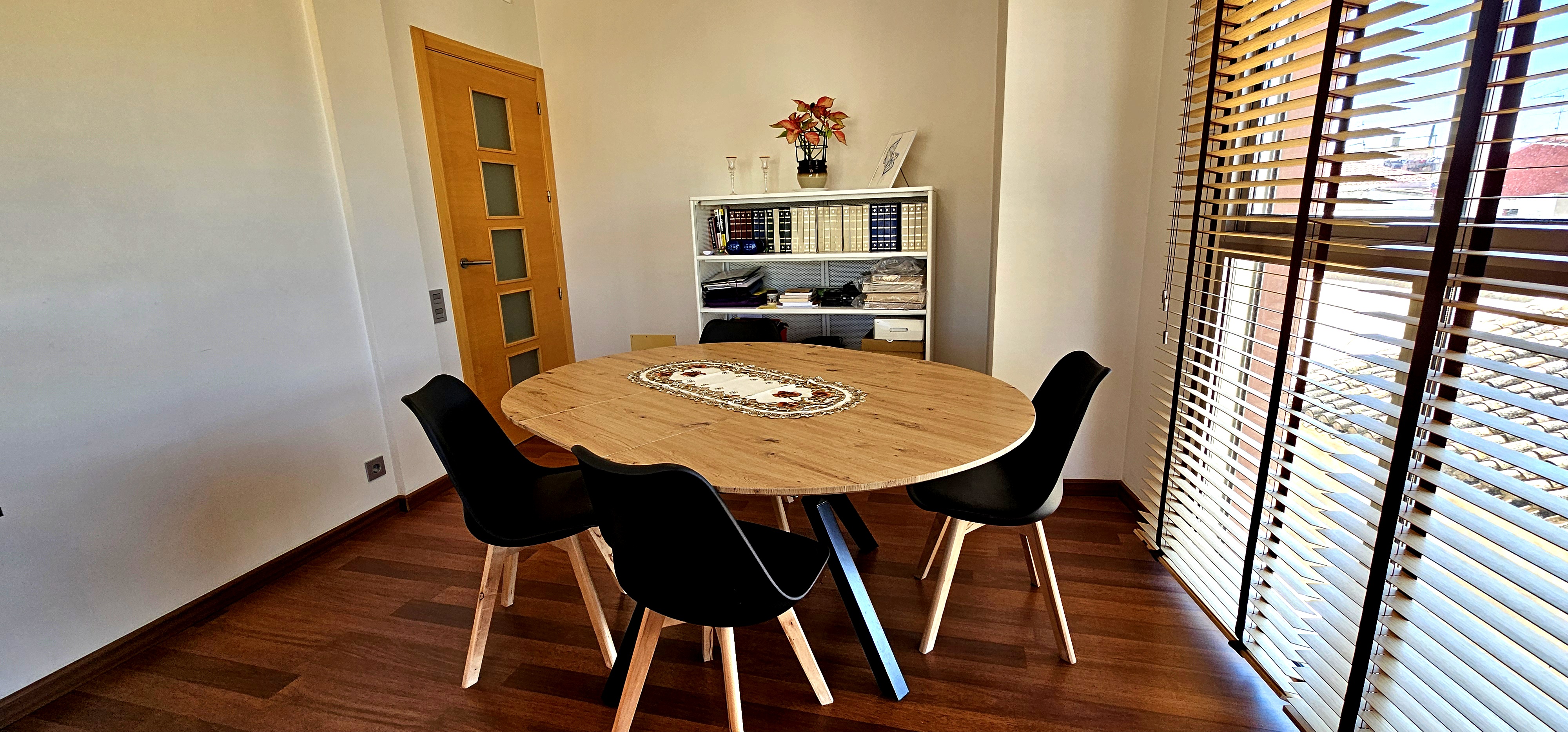 Venta Piso Semi-Nuevo con Garaje en el Centro de Totana - imagen 5