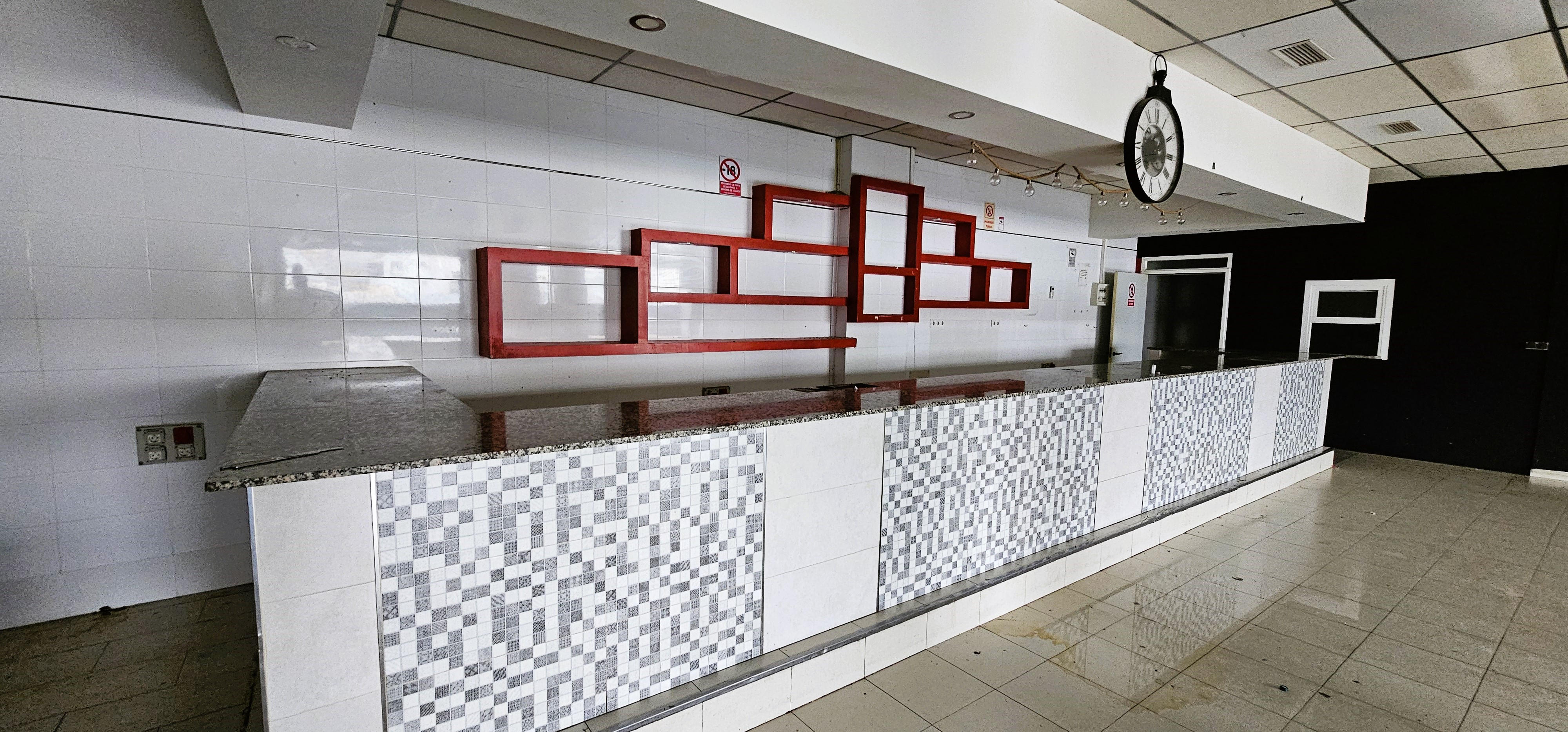 Venta Local en Avda Juan Carlos I - imagen 4