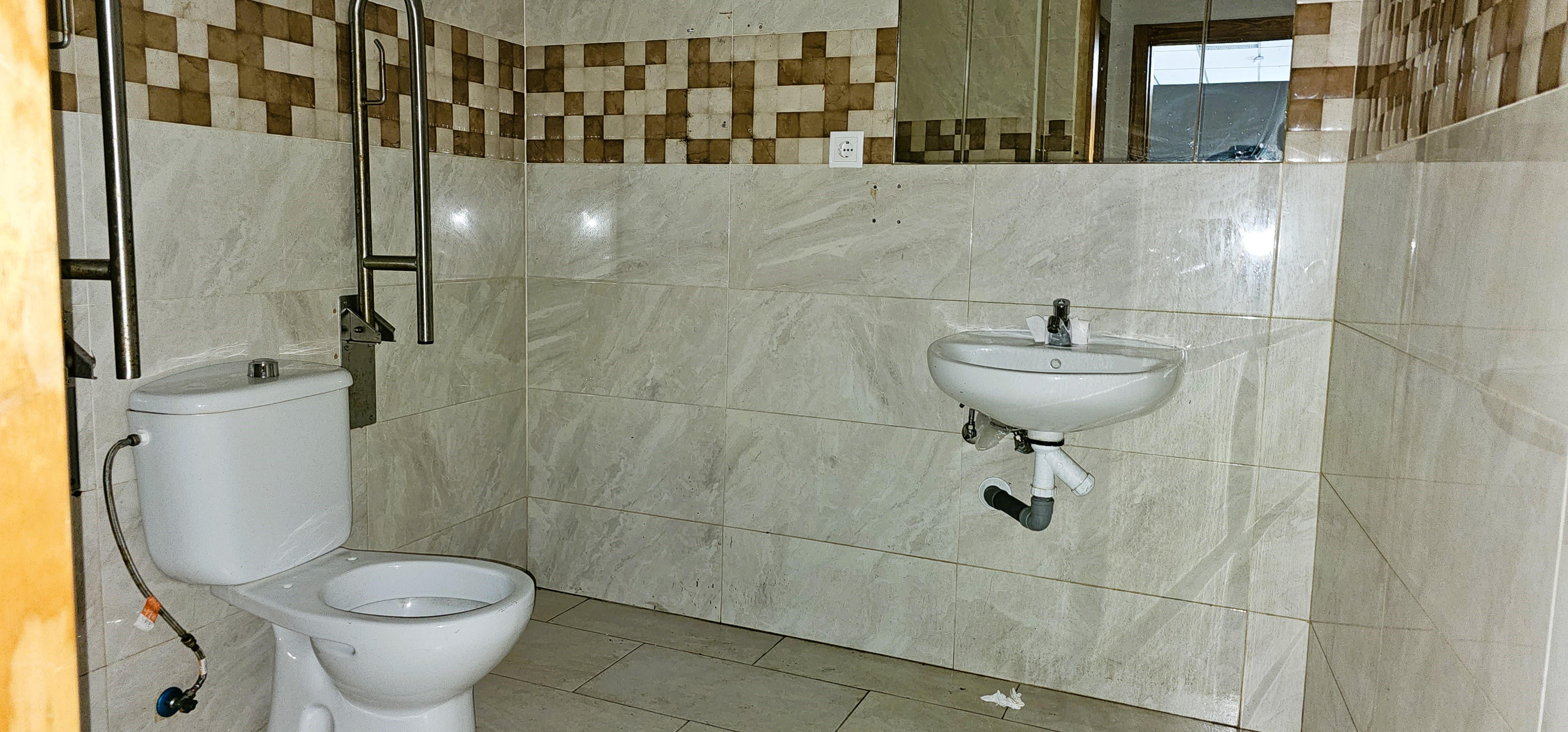 Venta Local en Avda Juan Carlos I - imagen 9