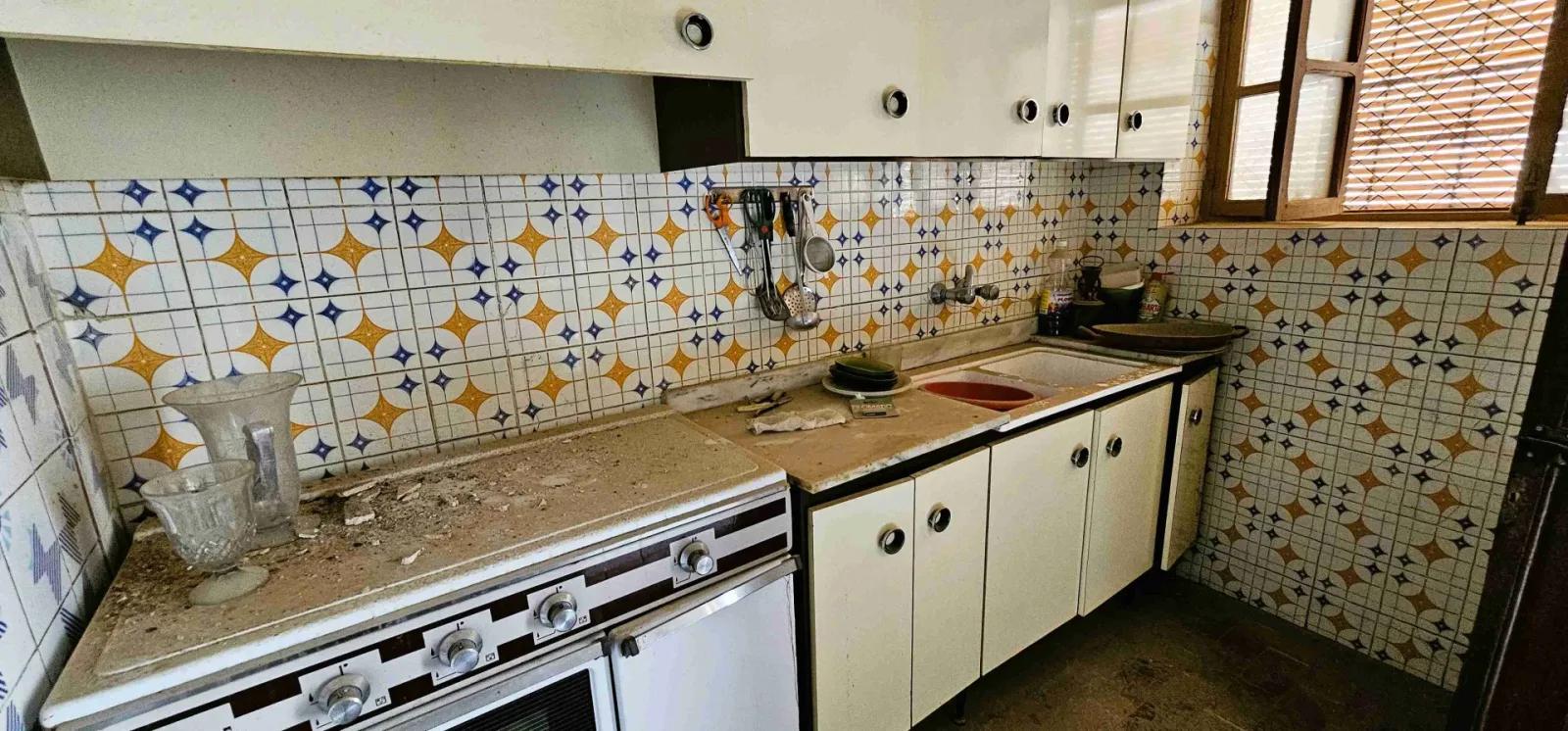 Venta Amplia Casa a Reformar en Totana - imagen 3