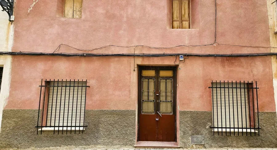 Venta Amplia Casa a Reformar en Totana